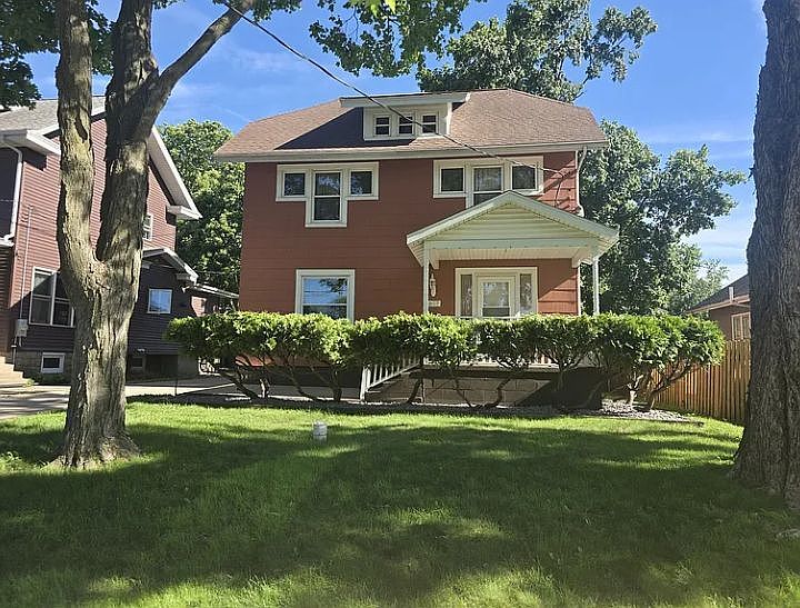 1st image of 807 Apple St