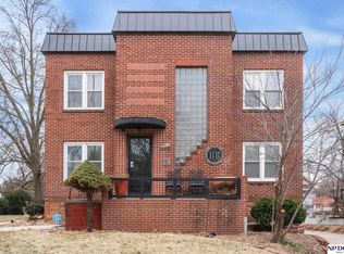 4803 Davenport St, Omaha, NE 68132