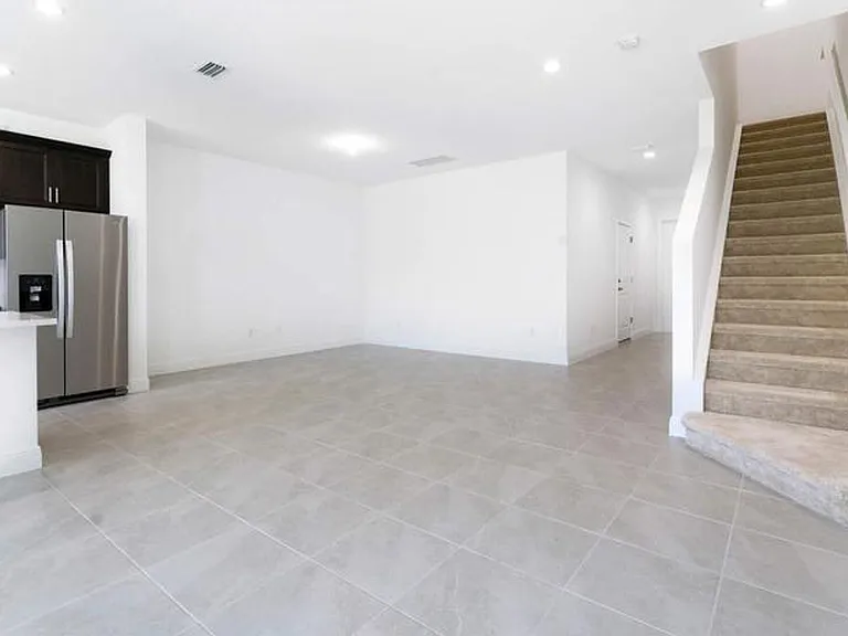 552 Sanderling Cir — Photo 4