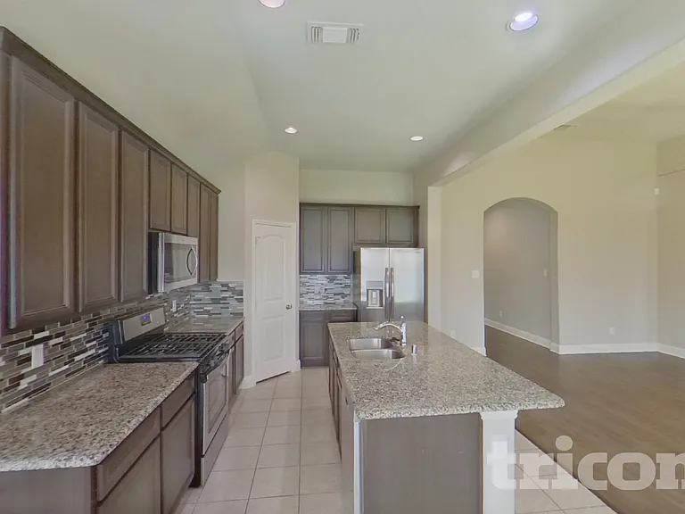 513 Alice Ln — Photo 6