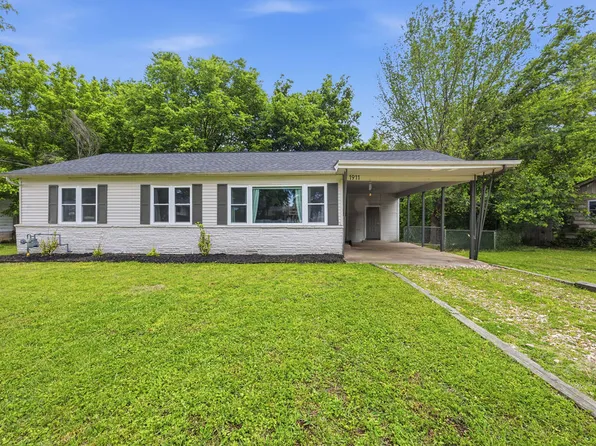 1911 W Lawson St, Fayetteville, AR 72703