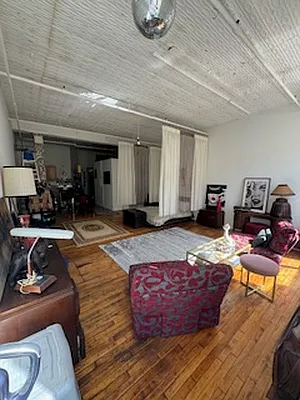 Rented by Nooklyn NYC LLC | media 4