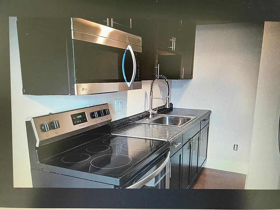 2nd image of 237 E 9th St #23