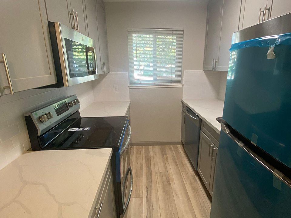 Newly remodeled kitchen, with brand new appliances