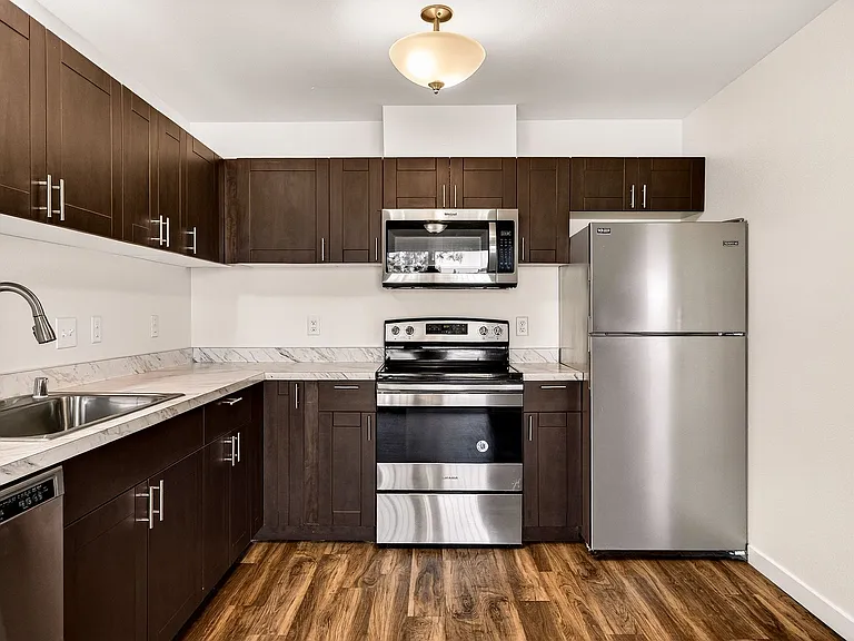 Villa Monterey Apartments — Photo 42