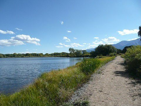 Private Lakeside Road
