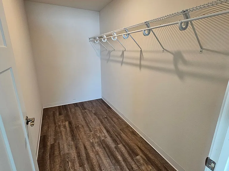 1100 W Marion St — Photo 14