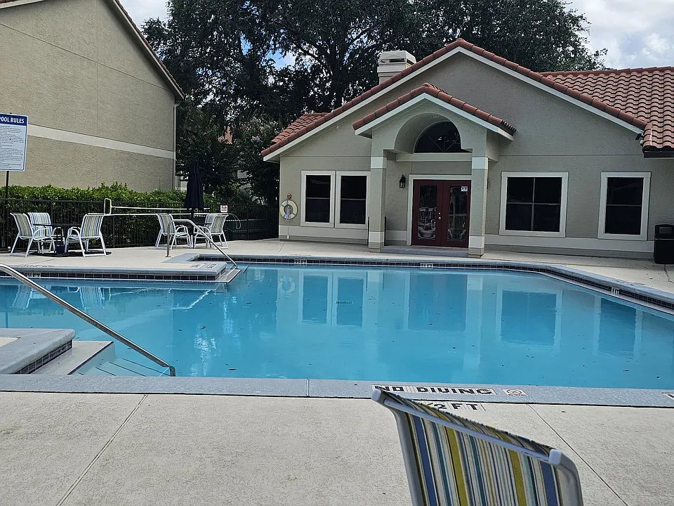 3034 Parkway Blvd #208