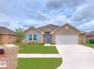 11117 SW 33rd St, Yukon, OK 73099