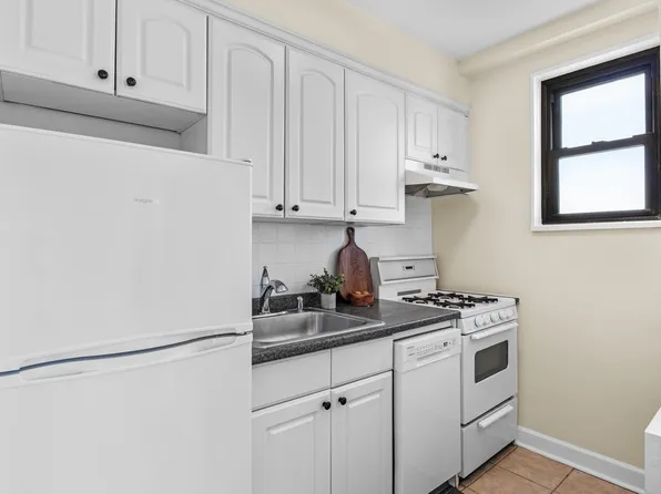 1225 Kennedy Boulevard image 5 of 19