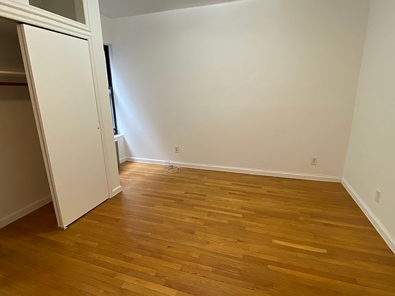 4th image of 179 Prince St APT 15