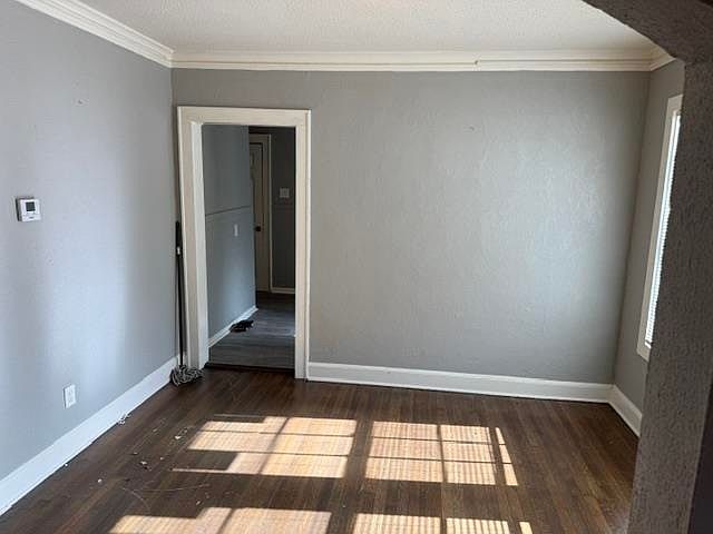 1st image of 3098 Park Ave