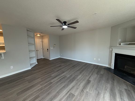 LR facing entry way