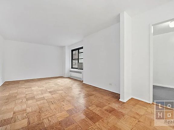 2nd image of 385 Grand St APT L502