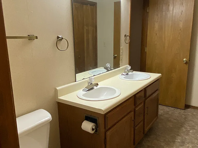402 S Main St #4A — Photo 17