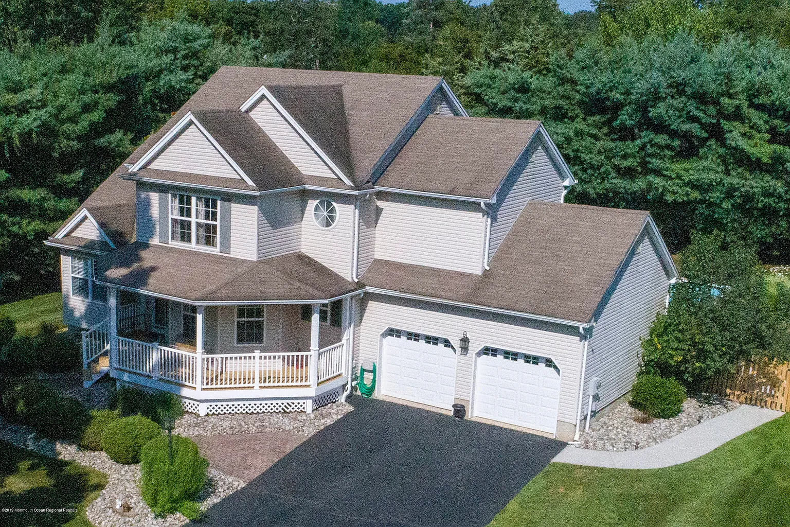 8 Pepperidge Ct photo 1