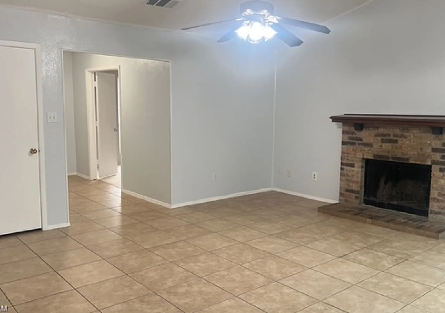 501 Lantana Drive Arlington, TX 76018 — Photo 4