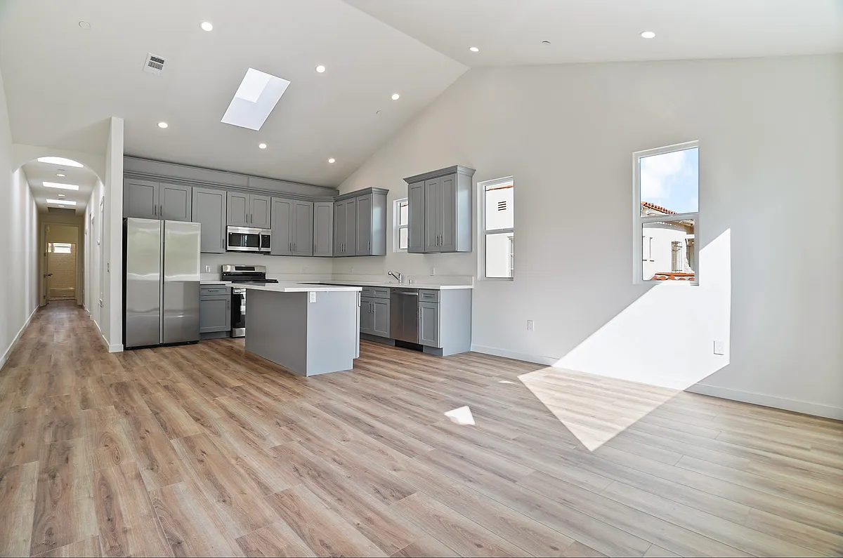 Building Photo - 5187 W 20th St #1/2