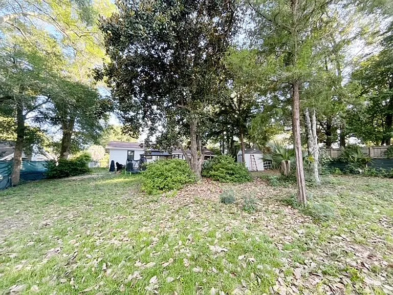 332 Chicago Ave — Photo 17