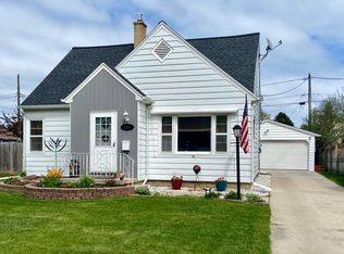 1117 Park Row Blvd, Manitowoc, WI 54220