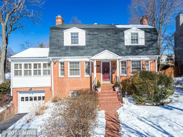 4019 Chesterbrook Rd, Arlington, VA 22207