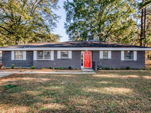 3436 T P White Dr, Jacksonville, AR 72076
