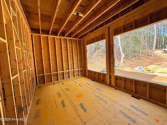 4th image of 243 Hill Road