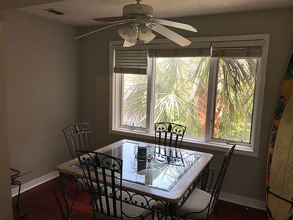 5th image of 210 11th Ave N APT 207