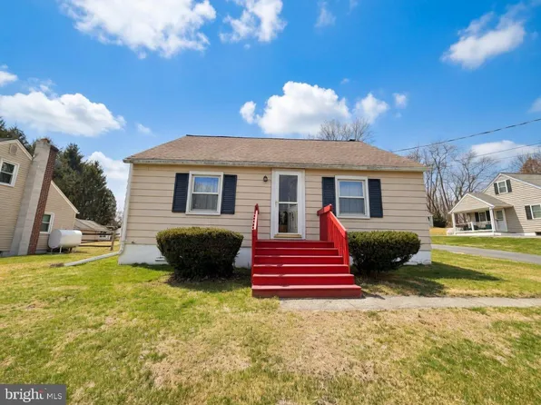 42 Groff Rd, Boyertown, PA 19512