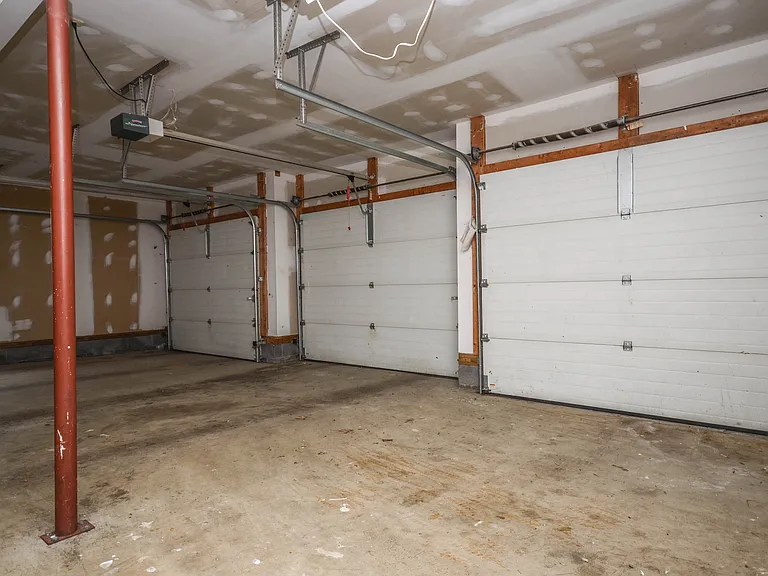 9108 Weant Dr — Photo 40