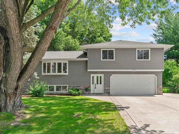 9585 Able St NE, Blaine, MN 55434
