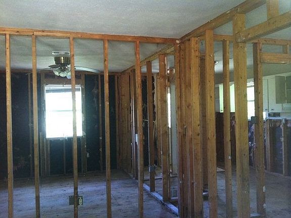 3rd image of 901 Warrenton Ln