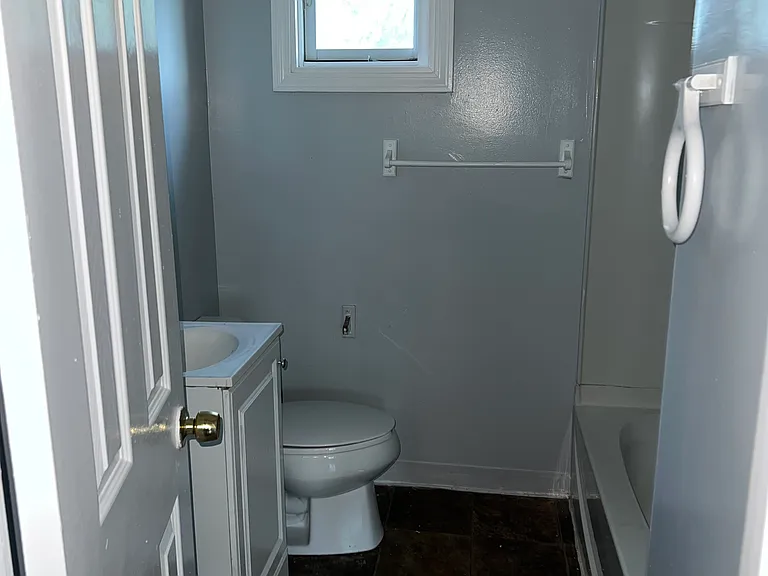 161 Martin St #5 — Photo 8