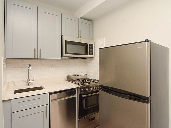 3rd image of 505.5 W Belmont Ave #M00r