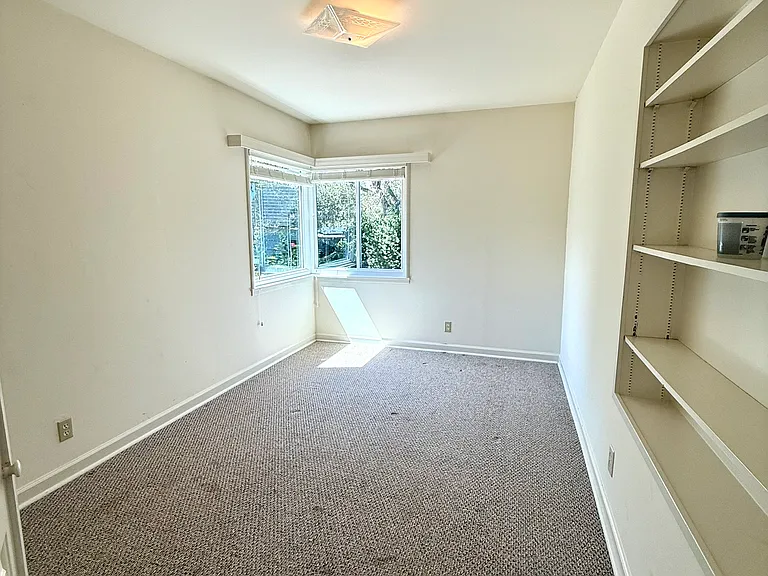 810 Martin St — Photo 43