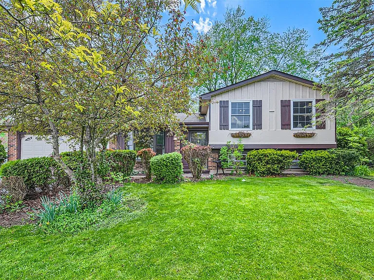 375 Pebblecreek Dr — Photo 13