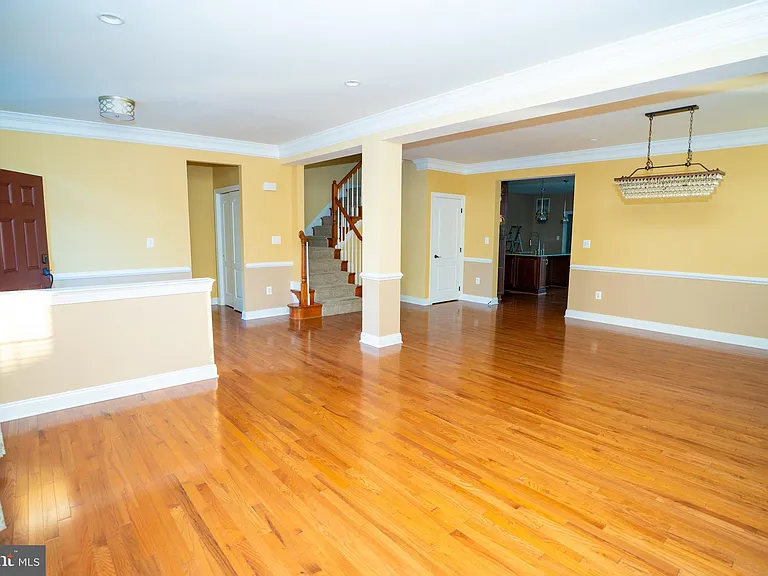 22535 Willington Sq — Photo 14