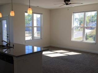 828 Division St APT 201, Delafield, WI 53018