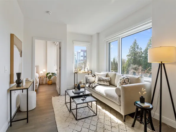 4908 Cambie St #302, Vancouver, BC V5Z 0K1