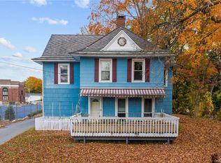 7 Estrada Rd, Central Valley, NY 10917