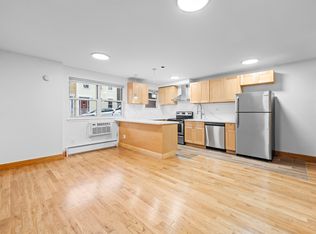 25-42 14th Pl #3, Astoria, NY 11102