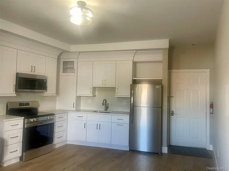 1106 Main St #1 — Photo 9