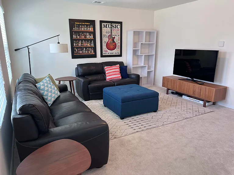 390 Southwilde Way — Photo 17
