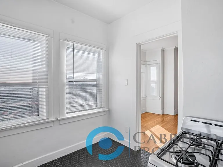Casa Blanca Apartments — Photo 26