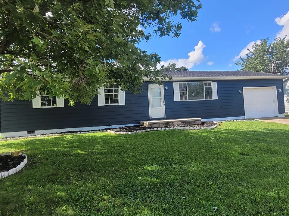 736 Pine Cir