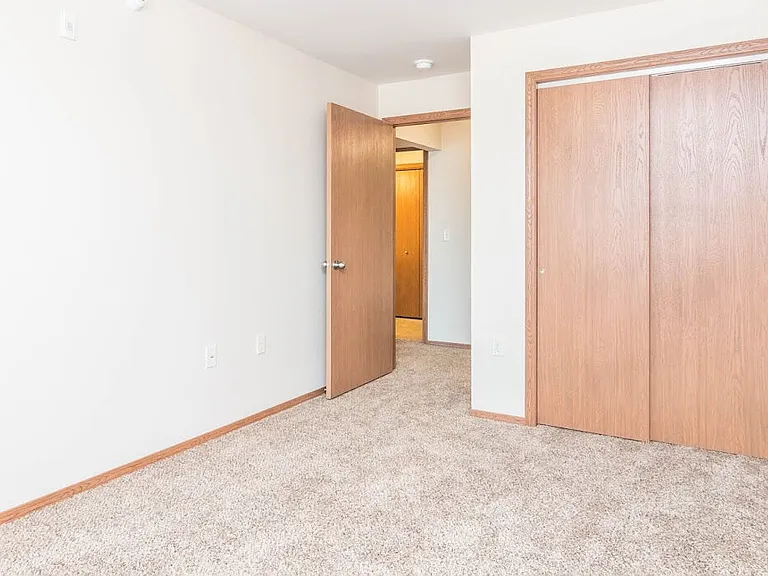 Dakota Pointe — Photo 35