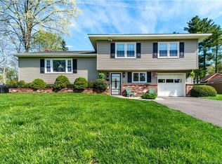 39 Auburn Rd, Manchester, CT 06042