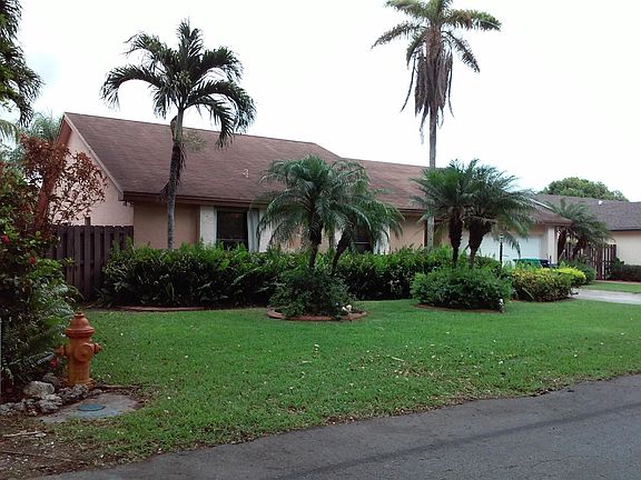 4th image of 15565 SW 47th Ter