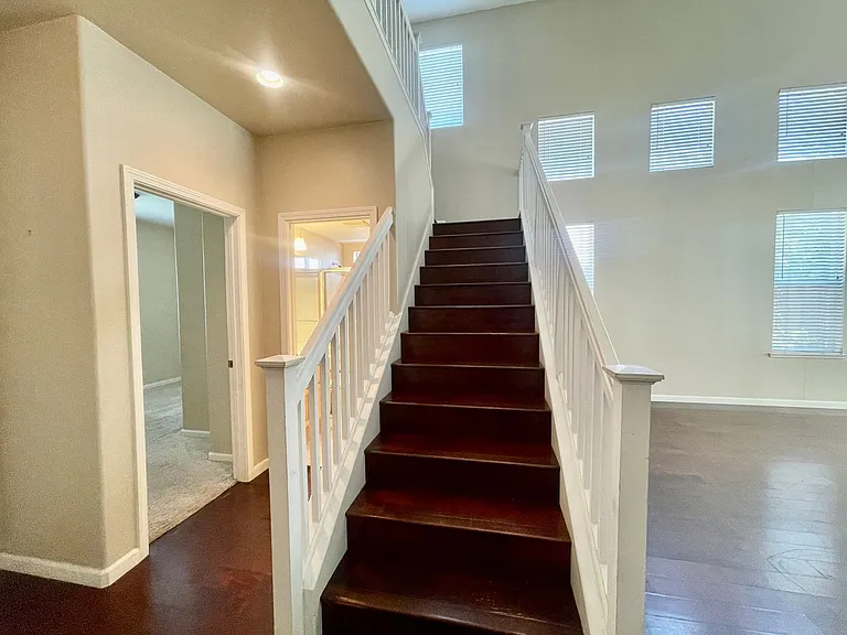 760 Cherry Tree Ct — Photo 8