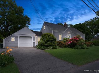 34 Partridge Rd, White Plains, NY 10605